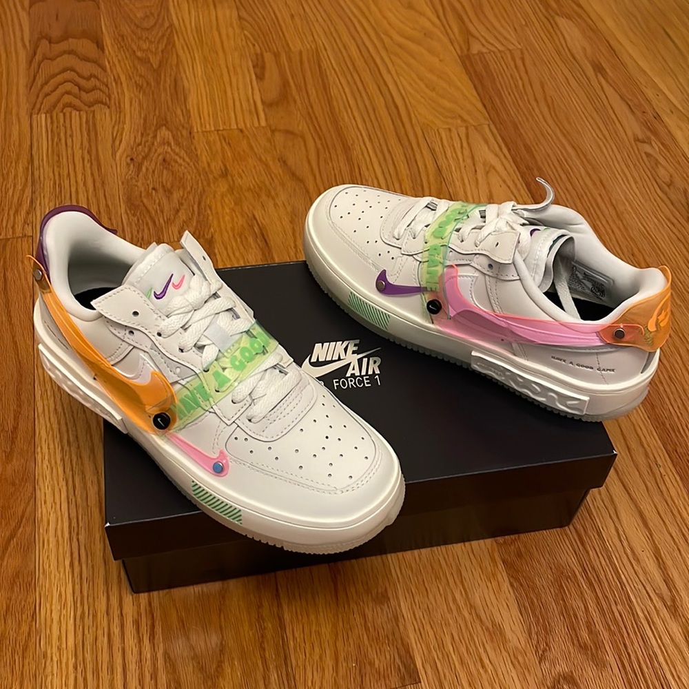 BRAND NEW Nike W Air Force 1 Fontanka